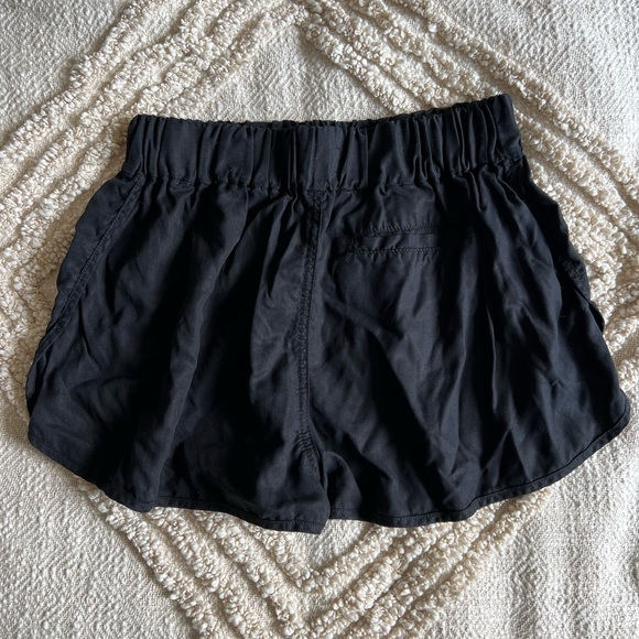 Aritzia Wilfred Free Black Shorts - XS - Picture 3 of 6